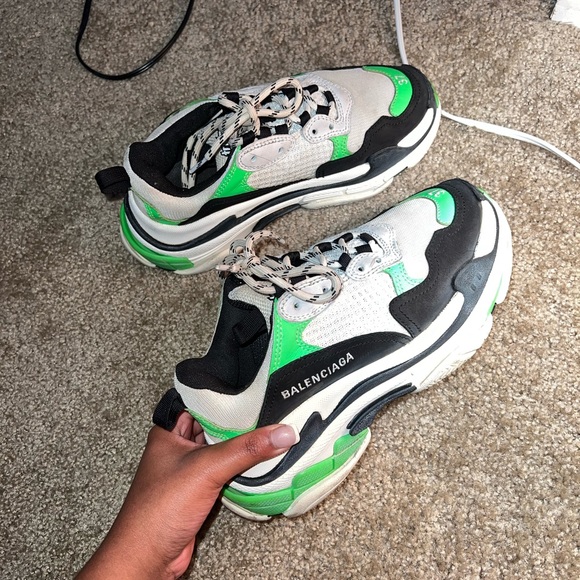 Balenciaga Triple S (AUTHENTIC) - Picture 5 of 5